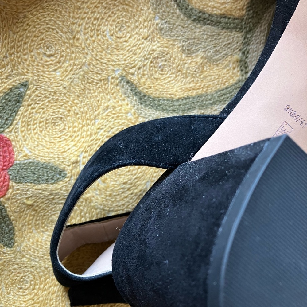 Louise et Cie Hanya Black Suede Heels with Block Heel Design NWOT Size9.5 - Picture 4 of 4